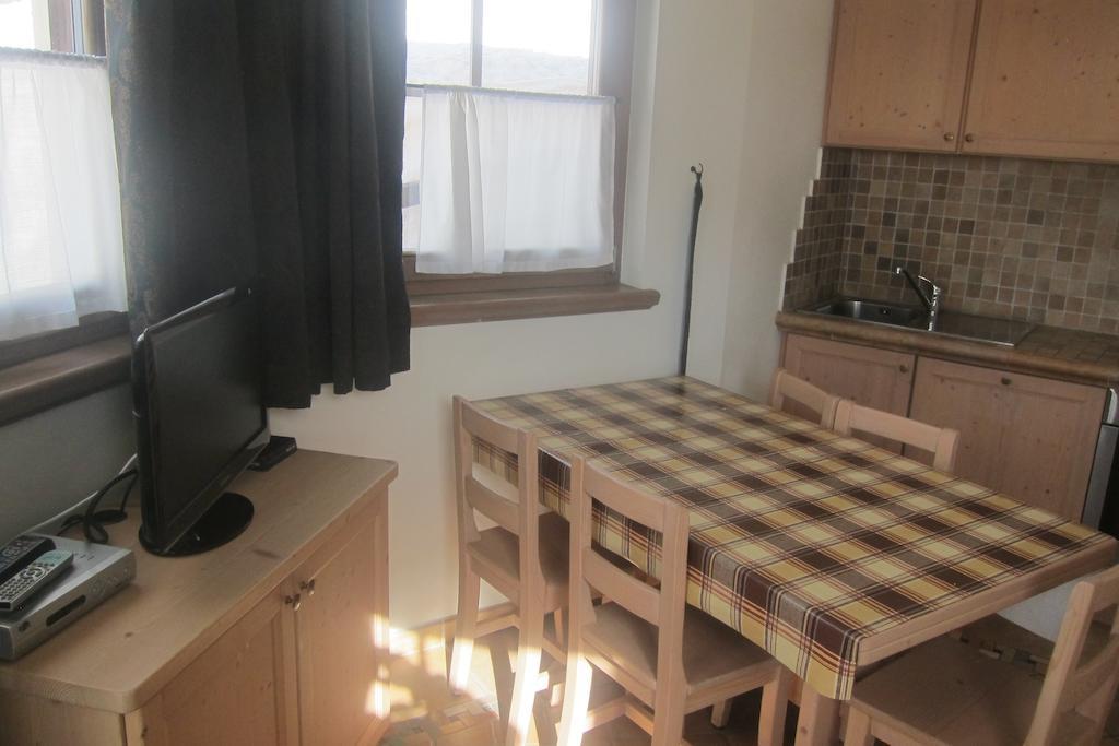 Chalet Rin da Pemont Livigno Ruang foto